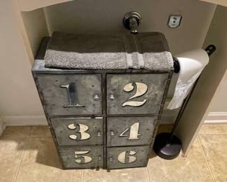 Small deco storage cabinet 