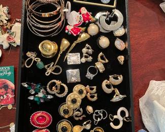 Jewelry clip on earrings 