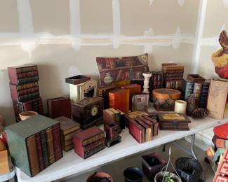 Tons of these trinket boxes that look like books!