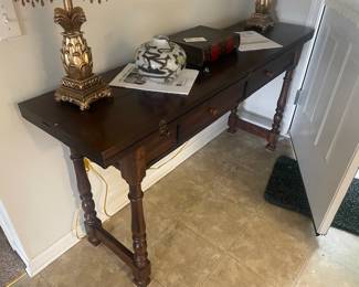 Bombay co. Sofa table 