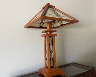 Stain glass mission style lamp 
