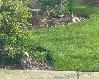 Yard statuary 
