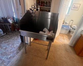 Dog grooming, sink  and assessors . 