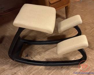 MCM BALANS Kneeling Chair