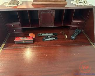 Vintage QUEEN ANNE Style Secretary Desk