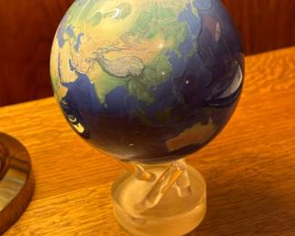 MOVA Light Activated Spinning Globe