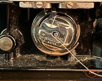 1949 SINGER Featherweight 221 Sewing Machine