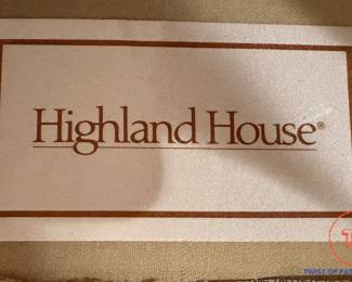 HIGHLAND HOUSE Loveseat 