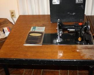 Singer Featherweight with Table!