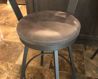 PAIR OF BARSTOOLS