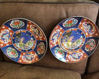 PAIR OF PLATES