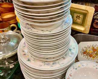 Set of dishes Felicity 