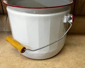 ENAMELWARE WATER BUCKET