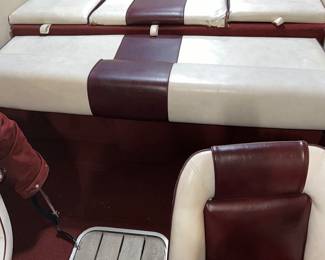 1988 Sea Ray Sorrento 23' open bow boat. Stored inside every winter, winterized and serviced professional every year, great mechanical shape. New Thunderbolt ignition system and new starter. Runs great.  