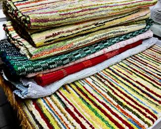 Many area rugs in all sizes