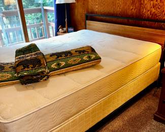 Bedroom 4: Queen Size Bed