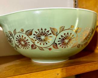 VINTAGE PYREX