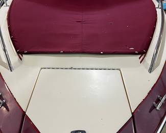 1988 Sea Ray Sorrento 23' open bow boat. Stored inside every winter, winterized and serviced professional every year, great mechanical shape. New Thunderbolt ignition system and new starter. Runs great.  