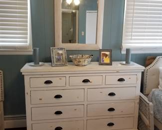 9-drawer dresser; matching mirror 