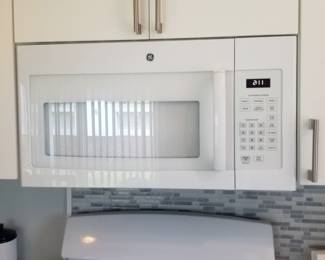 Microwave oven 