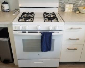 GE gas range 