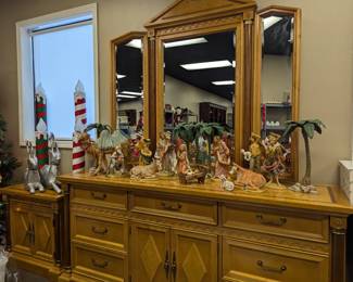 Stanley Dresser w/ Mirror