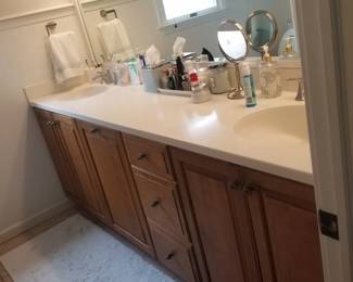 Double bath vanity
