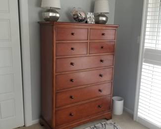 8-drawer dresser by Thomasville