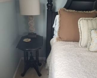 End table; table lamp