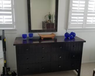 6-drawer dresser with matching mirror