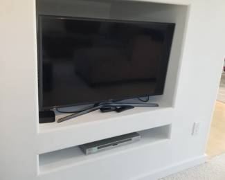 Flat screen TV; DVD palyer