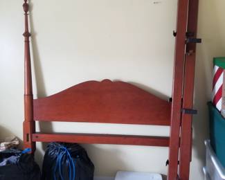 4-poster bed frame