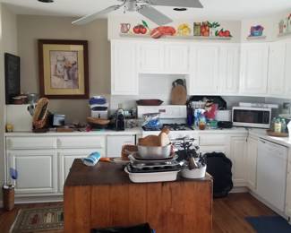Pretty white kitchen cabinets