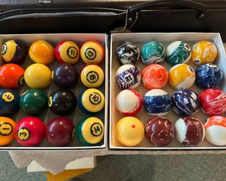 Pool balls 
