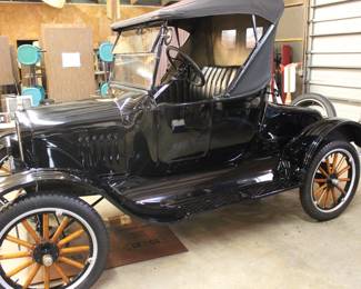 1921 FORD MODEL T  (RUNS LIKE A SEWING MACHINE)