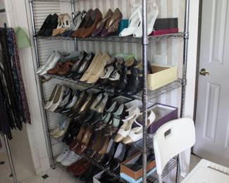 SHOES SIZE (7—7 ½) BY NATURALIZER, CARLA, LIFE STRIDE, BANDOUNO, MADELINE, DEXTER, LIZ CLAIBORNE, ENZO ANGIOLINI, ADORE’S, BARE TRAPS
