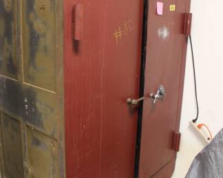 VERY LARGE SAFE BY DIABOLD