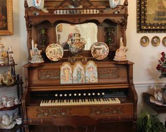 1913 FARRAND STYLE 83A VICTORIAN PARLOR PUMP ORGAN (AND IT PLAYS)