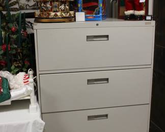 4 DRAWER HORIZONTAL FILE CABINET