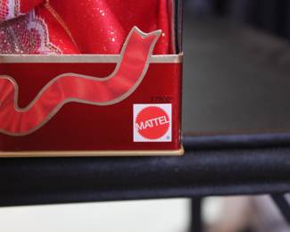 1997\ HAPPY HOLIDAYS BARBIE (UNOPENED COLLECTORS EDITION #17832