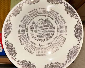 A 1960 calendar plate would be a great gift for someone born or married in 1960. 