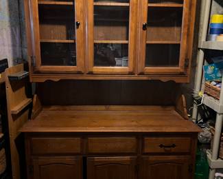 Vilas Canadian Hutch (Have all hardware)