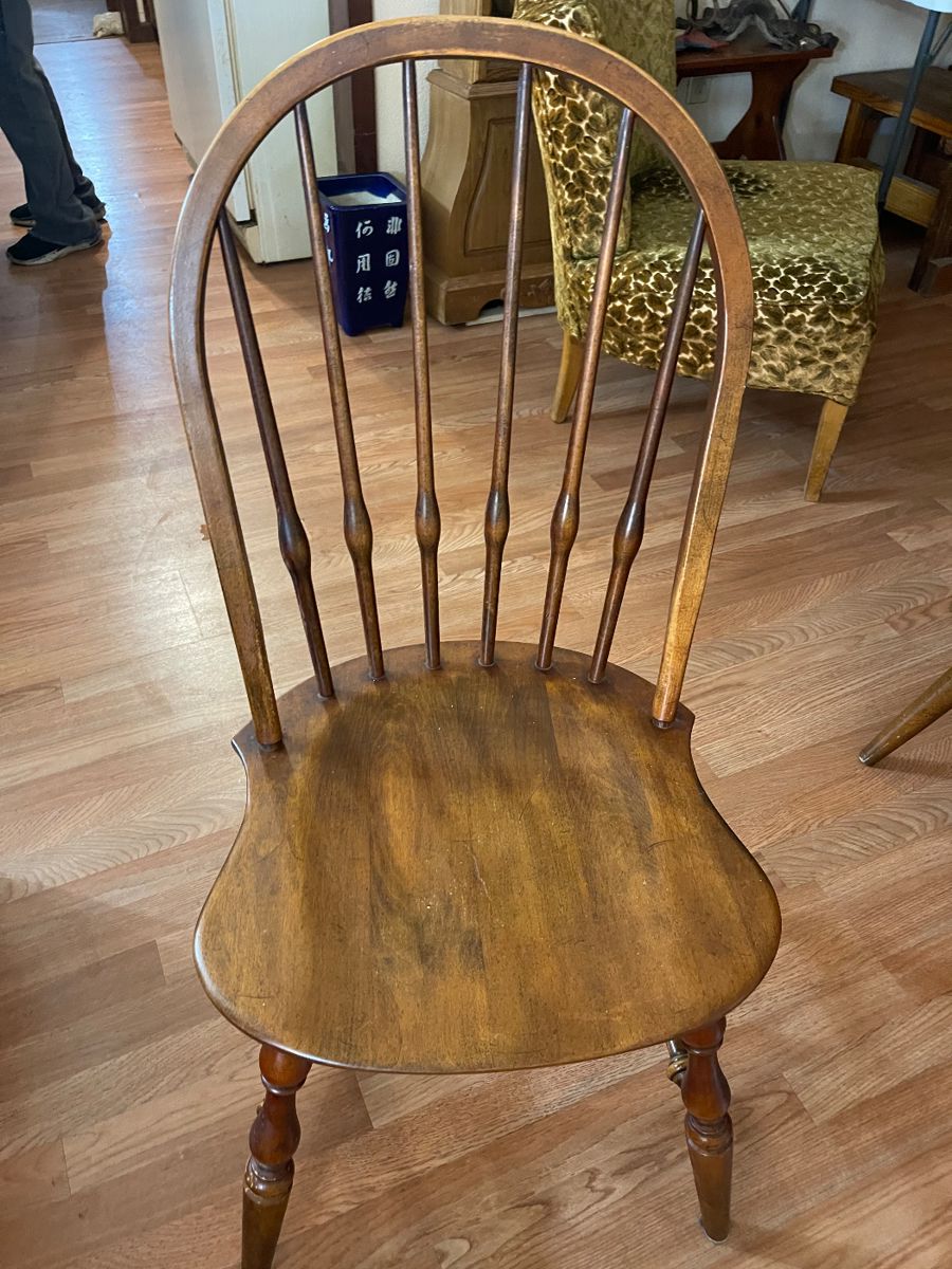 set of 4 Ethan Allen spindle back chairs