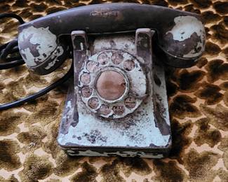 antique rotary dial phone (very heavy)
