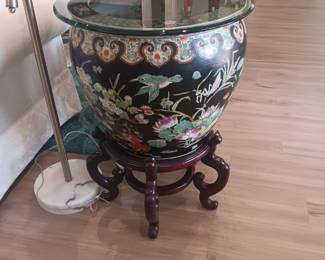 Rose Medallion planter with stand