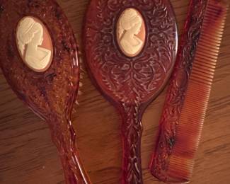 Vintage Avon cameo vanity set