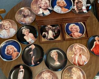 Bradford Exchange Marilyn plates