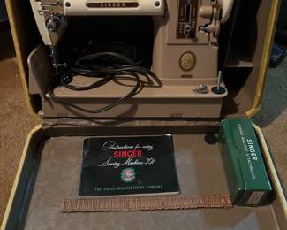 Singer Sewing Machine 