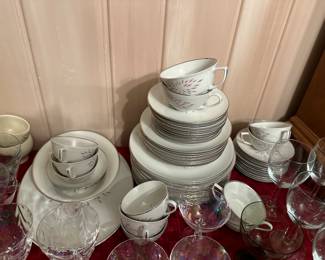 Parisienne by Royal Jackson dish set