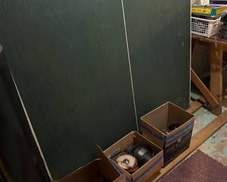 Ping pong table with net and paddles